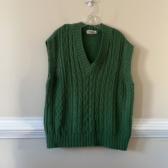 BY ANTHROPOLOGIE OVERSIZED CABLE-KNIT SWEATER VEST IN GREEN - Picture 3 of 5
